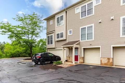 1017 Bluestem Ln, Ann Arbor, MI 48103
