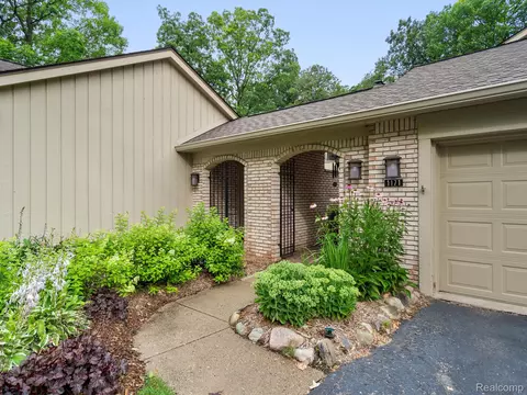 1171 Timberview Trl, Bloomfield Township, MI 48304