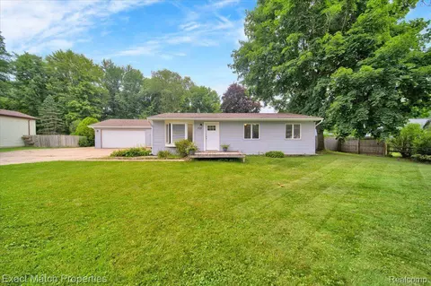 7020 Pershing, Waterford, MI 48327