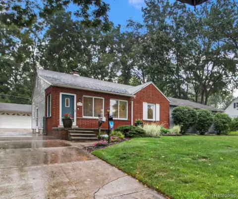 14157 Berwyn, Redford, MI 48239