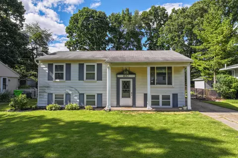 631 Norchester St, South Lyon, MI 48178