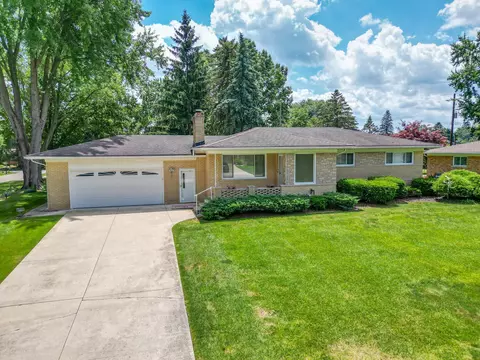 53565 Dryden St, Shelby Township, MI 48316