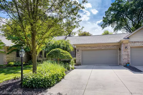 14921 Fairfield St, Livonia, MI 48154