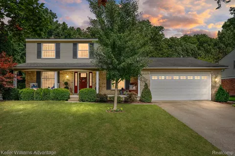 9022 Whittlesey Lake Dr, Plymouth, MI 48170