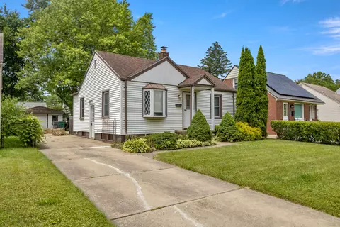 2828 Geneva St, Dearborn, MI 48124