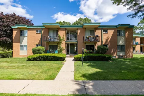 1850 Axtell Dr #4, Troy, MI 48084