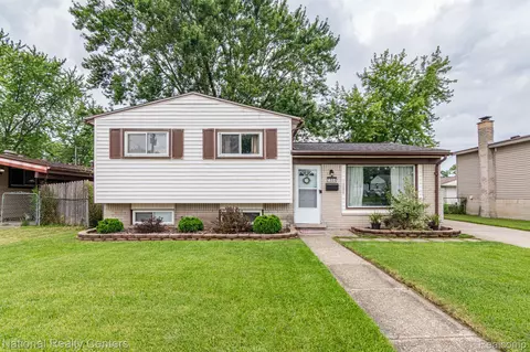 1084 S Henry Ruff Rd, Westland, MI 48186