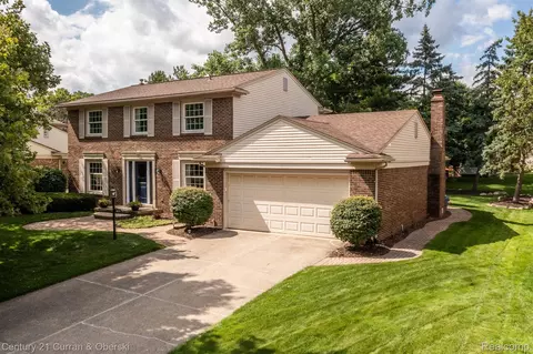 46174 Forestwood Dr, Plymouth, MI 48170