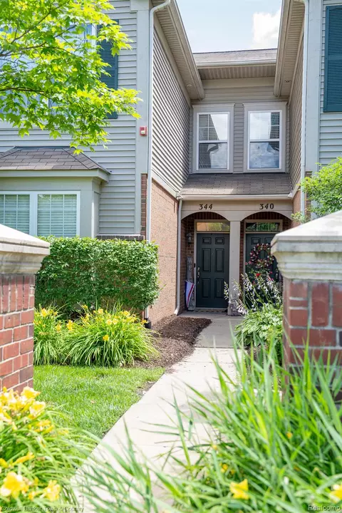 344 N Wixom Rd, Wixom, MI 48393