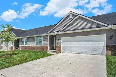 6731 Crossover Ln, Ypsilanti, MI 48197
