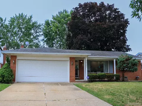 36483 Dover St, Livonia, MI 48150