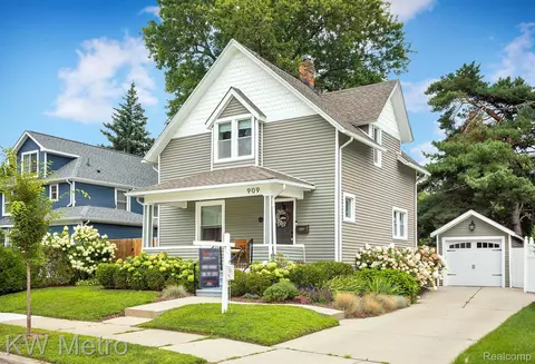 909 S Lafayette Ave, Royal Oak, MI 48067