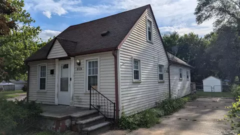 6124 Oldham St, Taylor, MI 48180