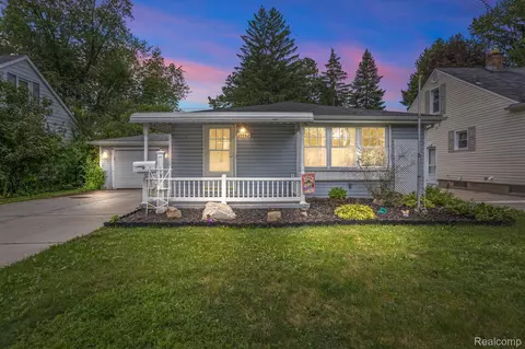 29562 Walnut St, Flat Rock, MI 48134