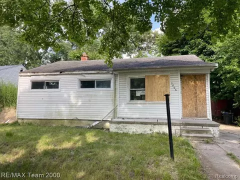 3806 Seneca St, Flint, MI 48504