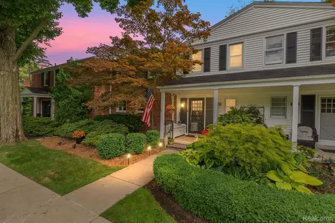 22 Barbour Ln 4 B Ln #4, Bloomfield Hills, MI 48304