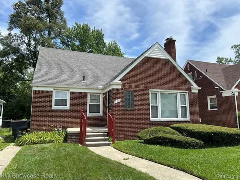 18672 Hubbell St, Detroit, MI 48235
