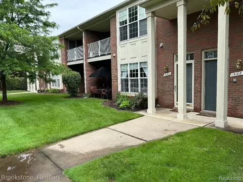13196 Canopy Dr 75 Dr, Sterling Heights, MI 48313
