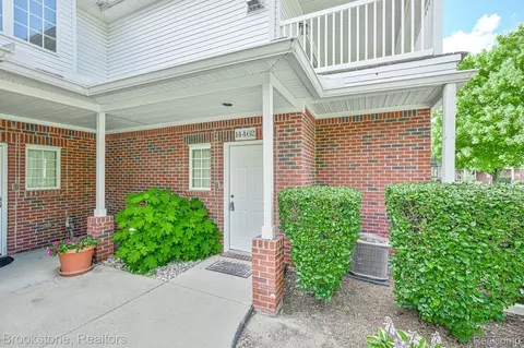 14462 Moravian Manor Cir, Sterling Heights, MI 48312