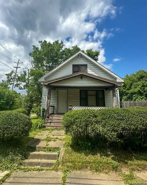 1701 Pennsylvania Ave, Flint, MI 48506