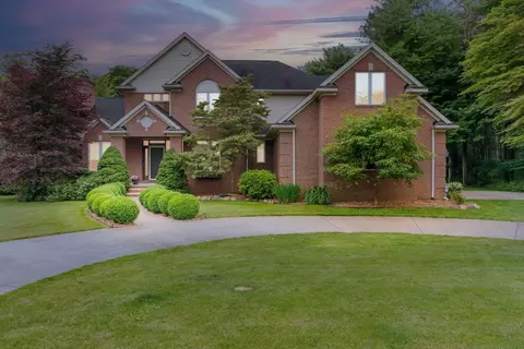 3823 Conifer Crt Ct, Burtchville, MI 48059