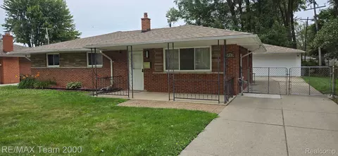 5123 Harrison St, Wayne, MI 48184