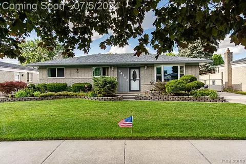 14143 Hillsdale Dr, Sterling Heights, MI 48313