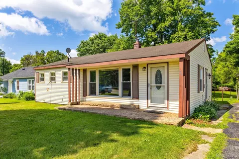 190 Tower Rd, White Lake, MI 48386