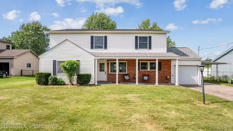 132 Bevins St, Holly, MI 48442