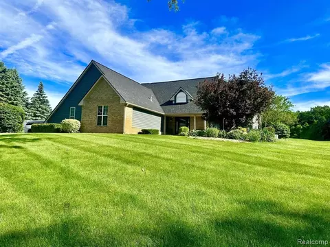 12451 White Tail, Davisburg, MI 48350