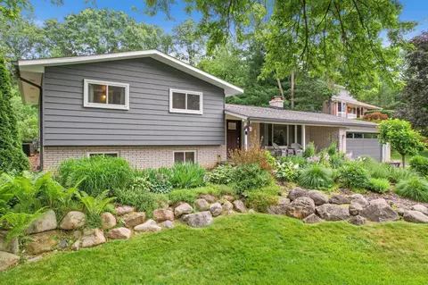 1711 Milford Hts, Milford, MI 48381