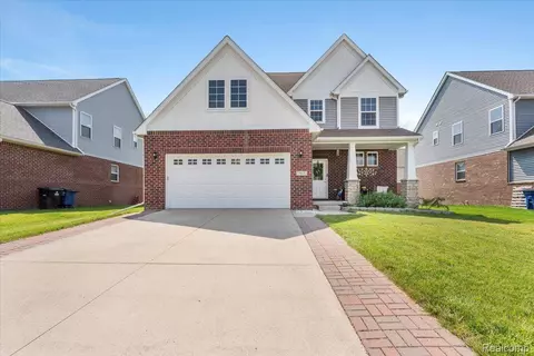 7977 Everett Dr, Westland, MI 48185