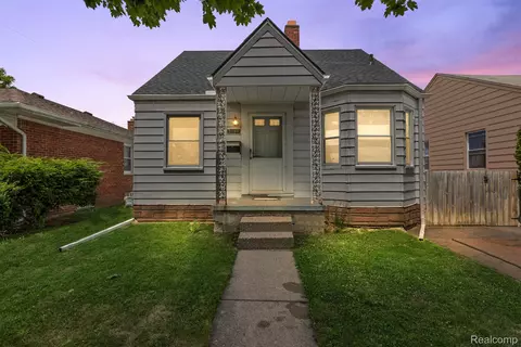 2190 Paris Ave, Lincoln Park, MI 48146