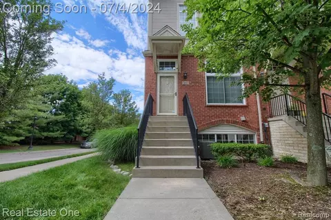 30661 Ardmore Ct, Novi, MI 48377