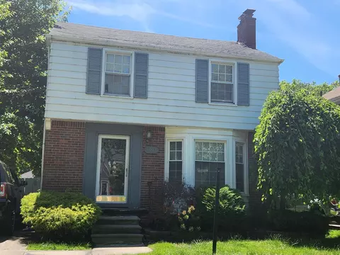 5977 Hillcrest St, Grosse Pointe, MI 48236