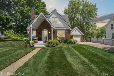 128 N Church St, Ortonville, MI 48462