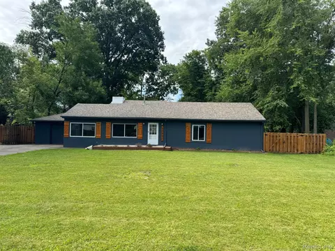 23701 Sargent Ave, Southfield, MI 48033