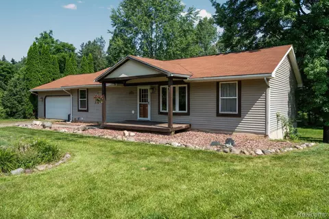 5760 Mason Rd, Howell, MI 48836