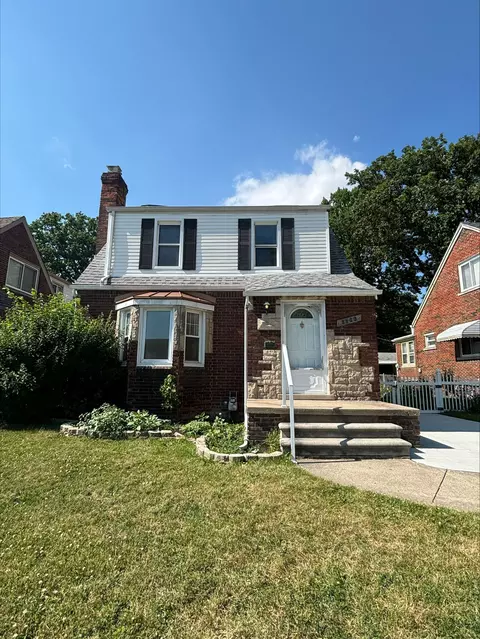 1788 Chestnut St, Wyandotte, MI 48192
