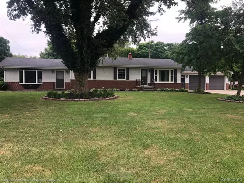 3271 Range Rd, Port Huron, MI 48060