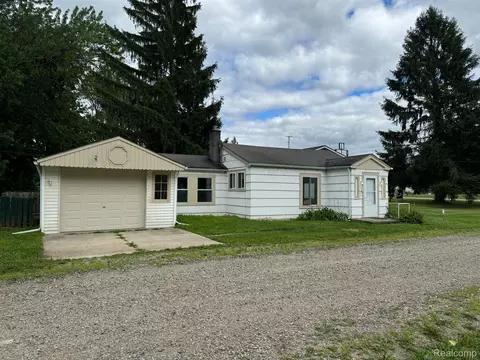1595 Glade St, Commerce, MI 48382