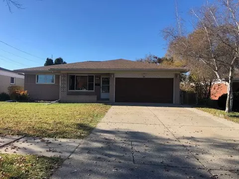 33017 Groth Dr, Sterling Heights, MI 48312