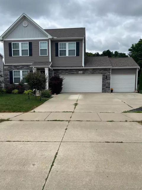 756 Hidden River Dr, Brandon, MI 48462
