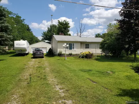 15691 Mccaslin Lake Rd, Argentine, MI 48451