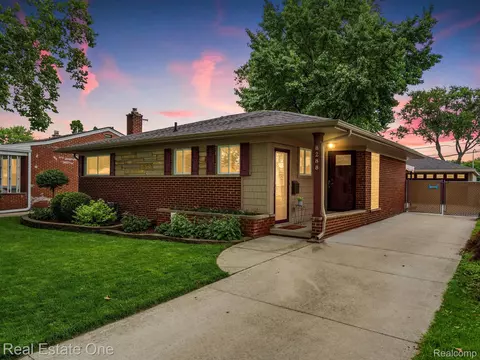 8288 Randy Dr, Westland, MI 48185