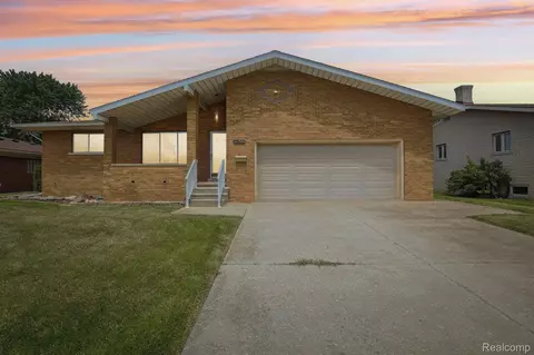 17206 Cedarlawn St, Southgate, MI 48195