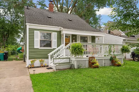 23081 Albion Ave, Farmington Hills, MI 48336