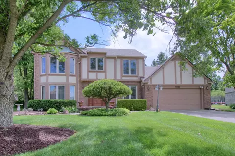 30296 Essex Dr, Farmington Hills, MI 48331