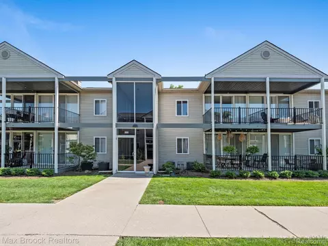 305 N Eton St #C, Birmingham, MI 48009