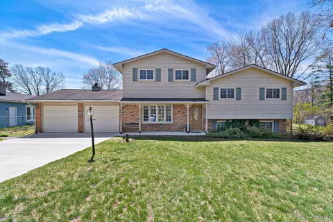 5265 Waldon Rd, Independence, MI 48348